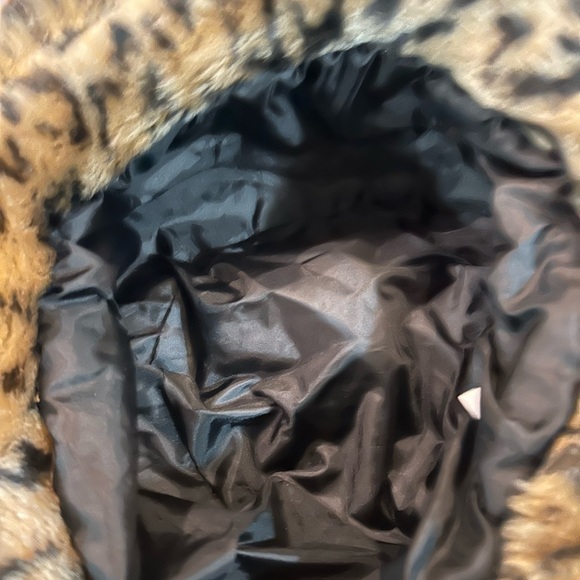 Hat - Picture 4 of 4